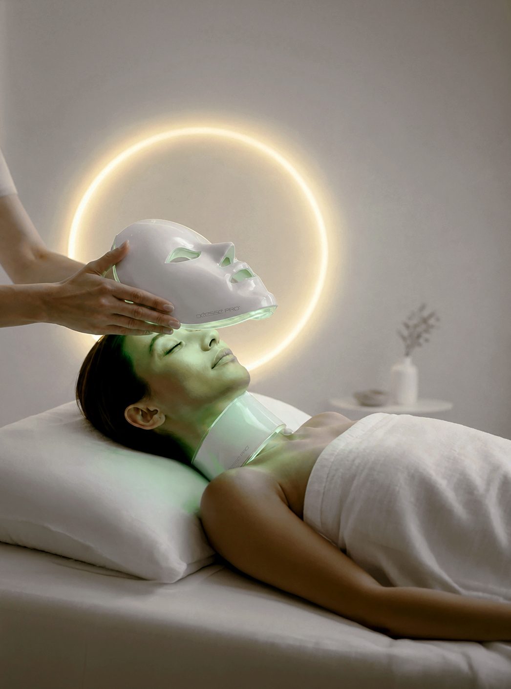 EOS-X by Déesse PRO in use on a client in a treatment room