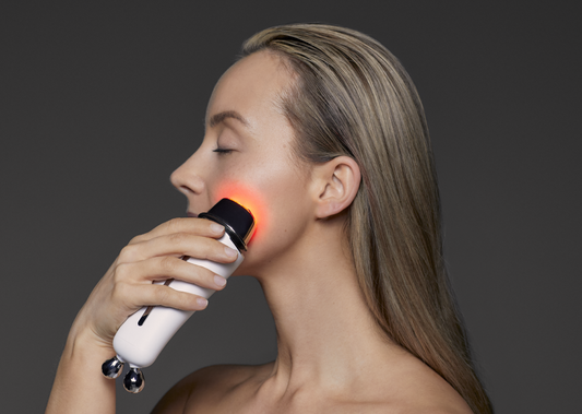 The Power of Red Light – Sculpta by Déesse PRO
