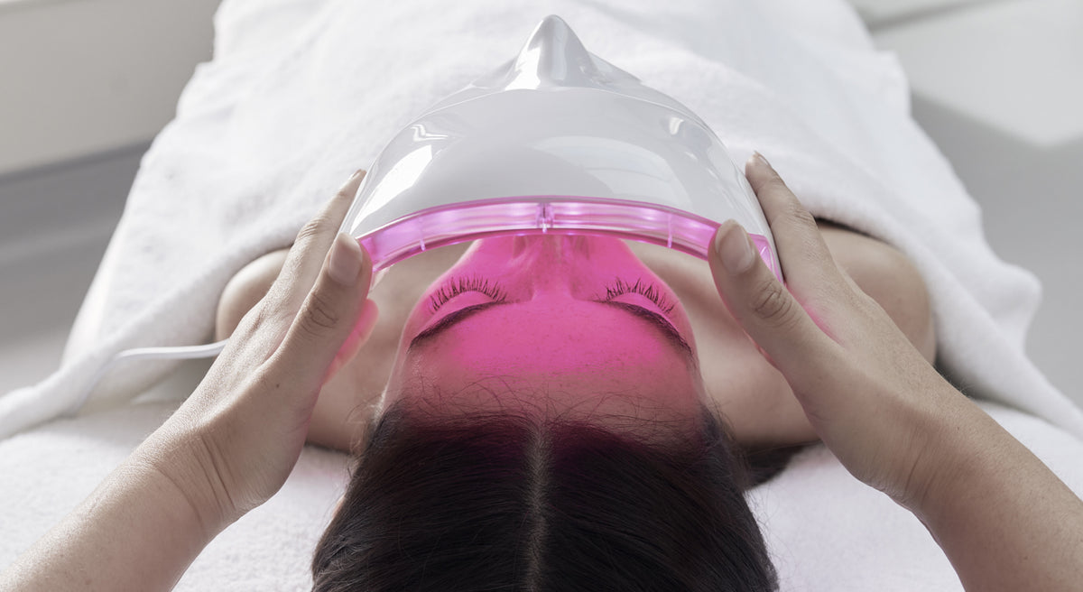 EOS-X by Déesse PRO in use on a client in a treatment room